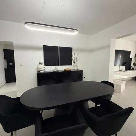 La Priva House Villa *