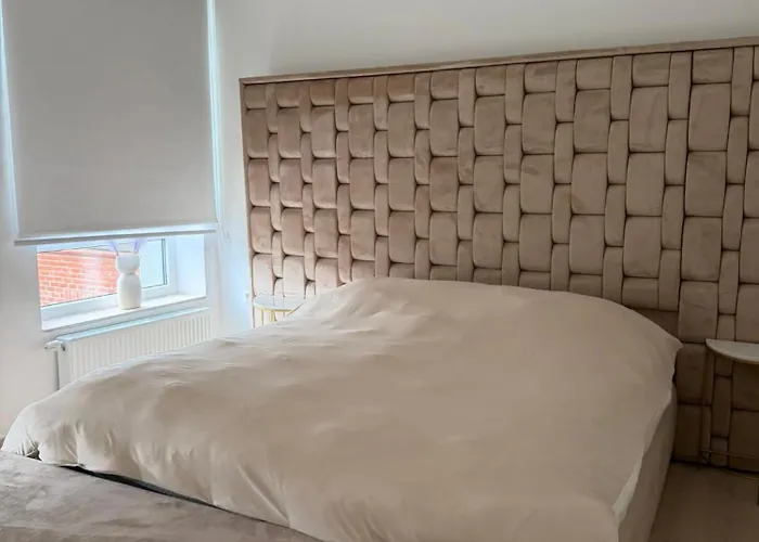 La Priva House שרלרואה